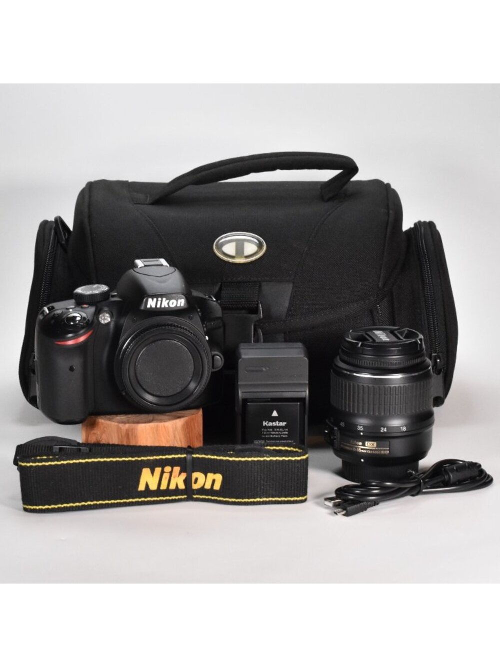 Nikon D3200 DSLR Camera 24.2MP Nikon AF-S 18-55mm Zoom Lens 5,694 Clicks